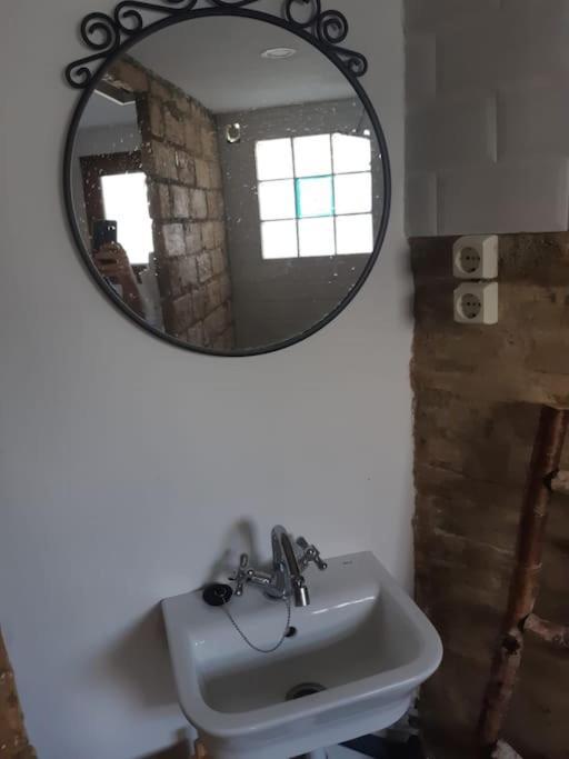 Precioso Apartamento Con A/A En Ruzafa Con Terracita Privada Y Acceso A Un Jardin, Para 2-3 Personas Valencia Exterior photo