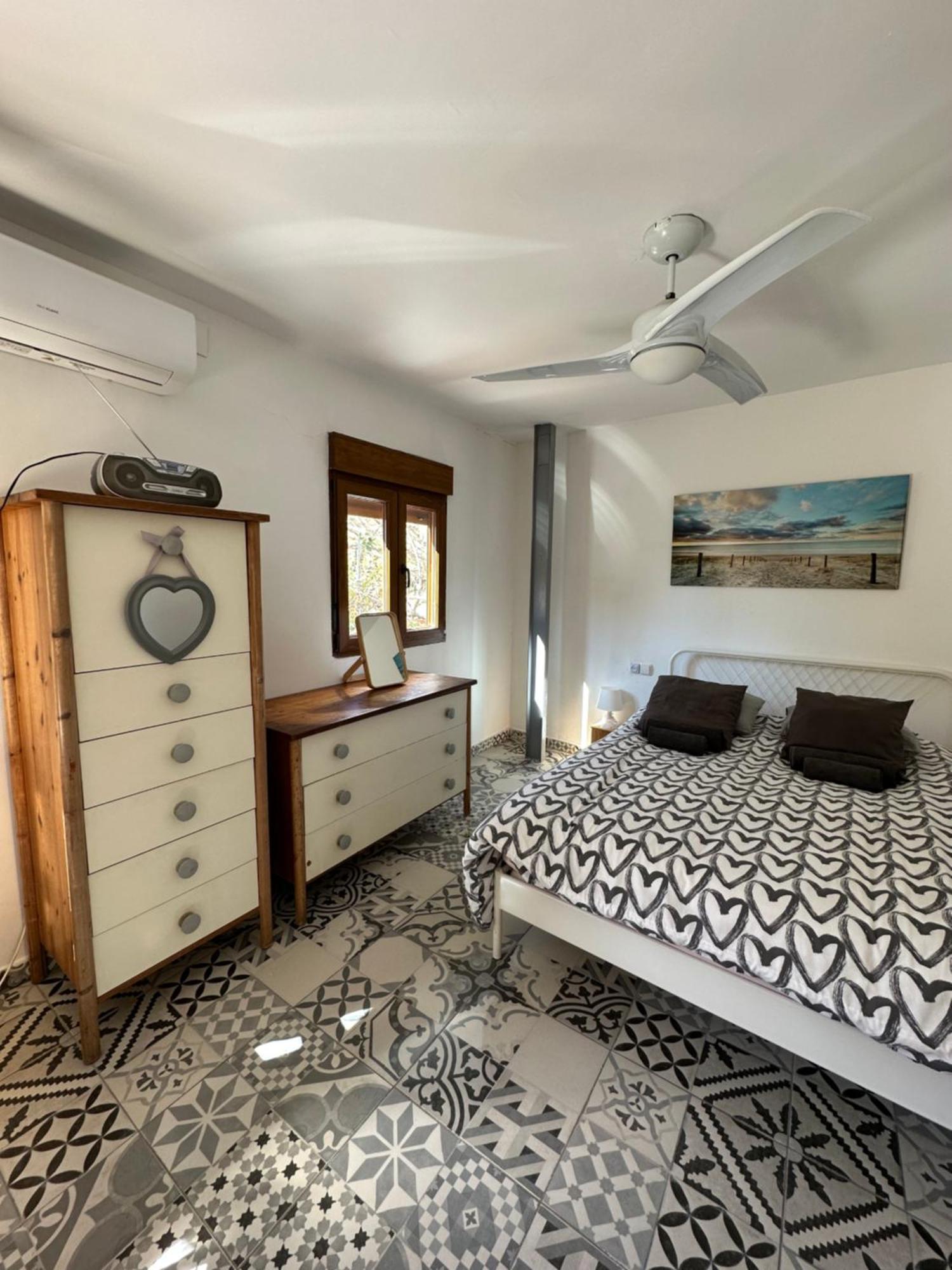 Precioso Apartamento Con A/A En Ruzafa Con Terracita Privada Y Acceso A Un Jardin, Para 2-3 Personas Valencia Exterior photo