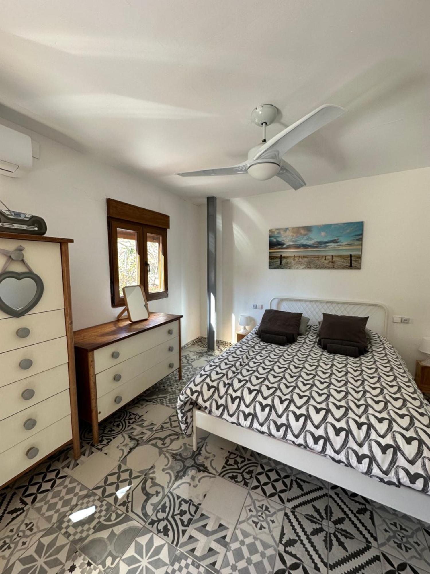 Precioso Apartamento Con A/A En Ruzafa Con Terracita Privada Y Acceso A Un Jardin, Para 2-3 Personas Valencia Exterior photo
